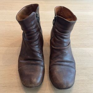 Fiorentini and Baker brown boots sz 39 GUC